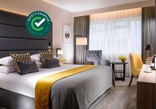 Отель Mespil Hotel Дублин Улучшенный номер с кроватью размера «king-size»-1